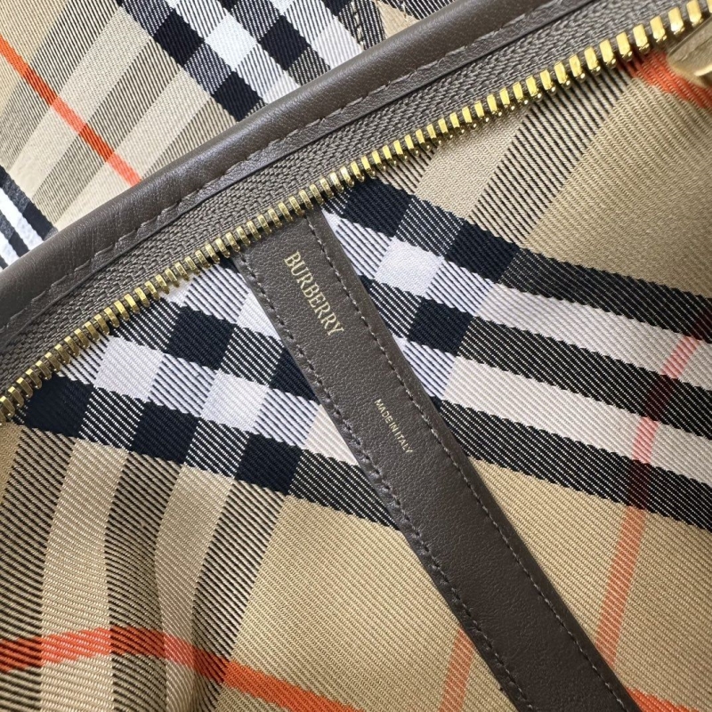 Bv*b*rry hobo bags